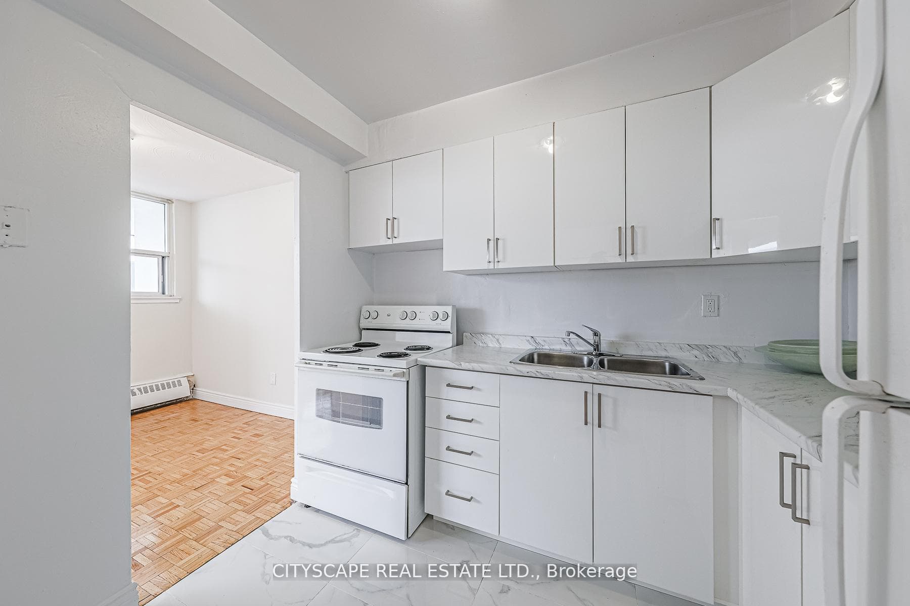 1442 Lawrence Avenue Unit 615 photo 9
