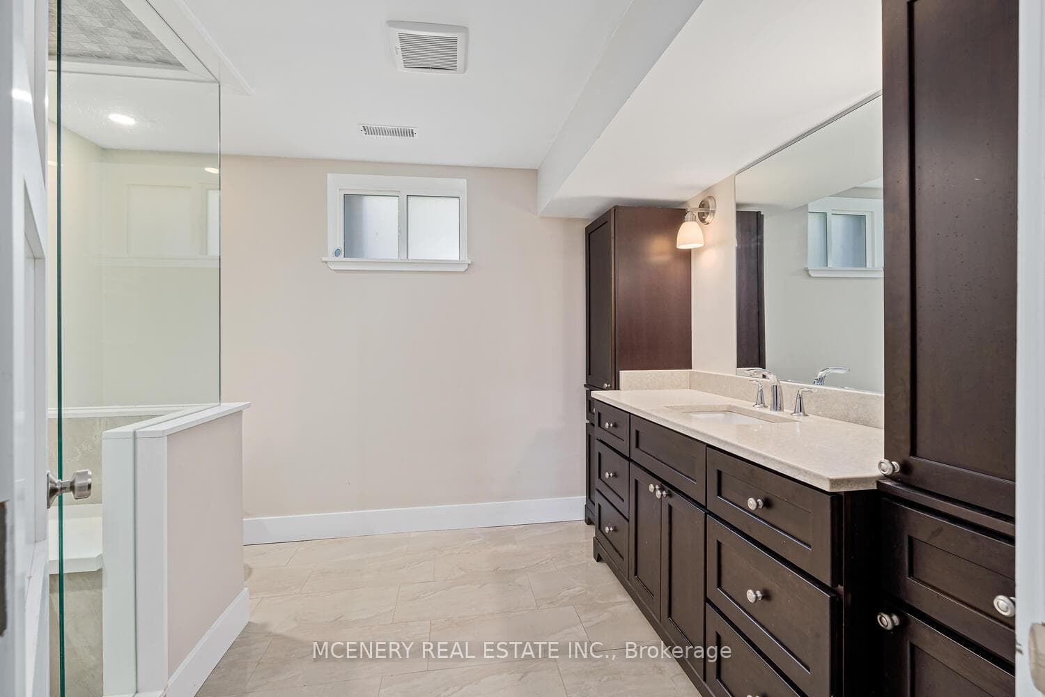 21 ERINDALE Drive photo 39