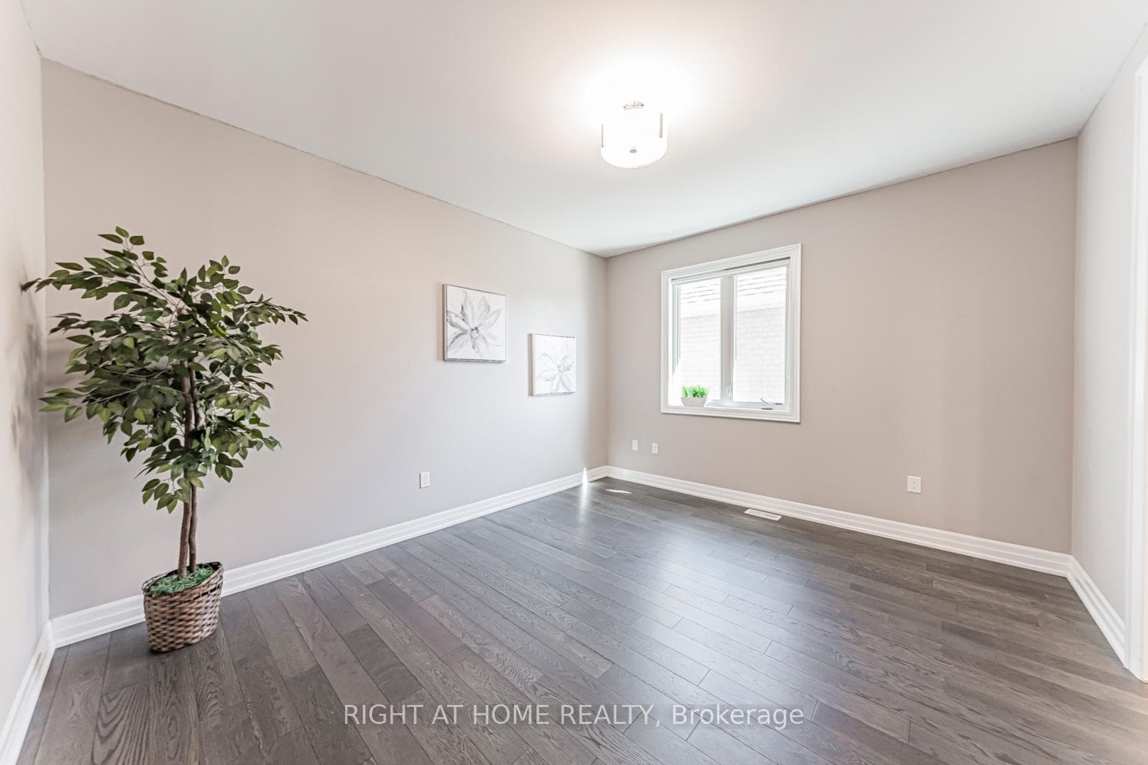 222 Mcwilliams Crescent photo 39