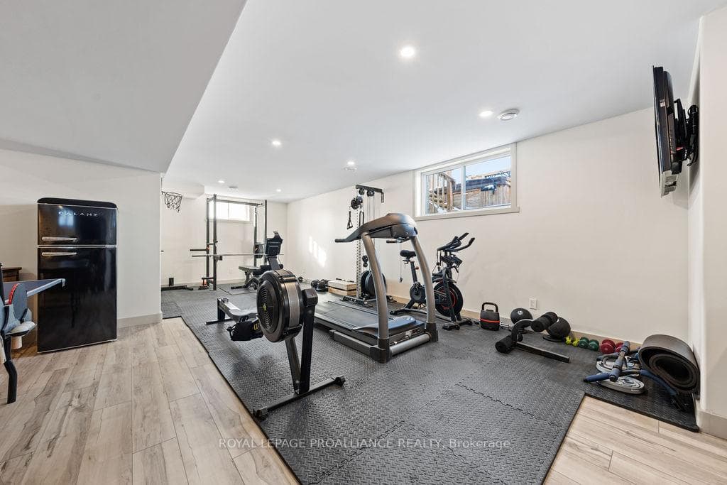 Space for a 5th Bedroom!