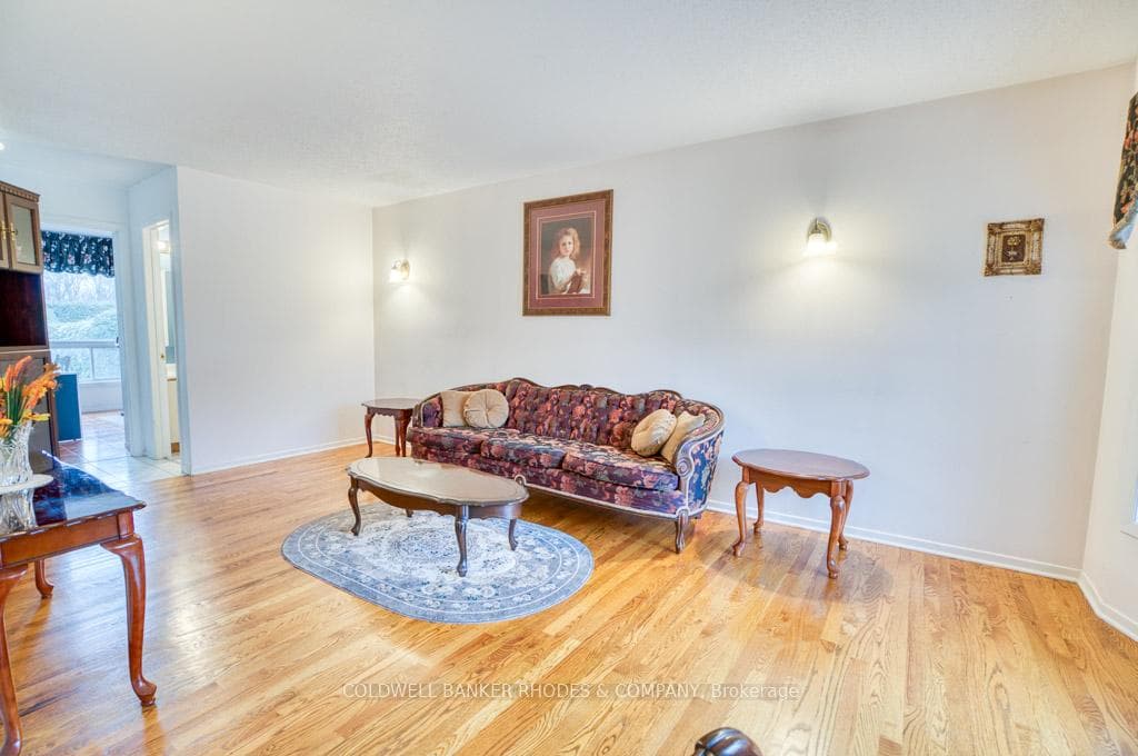 75 Dossetter Way photo 4