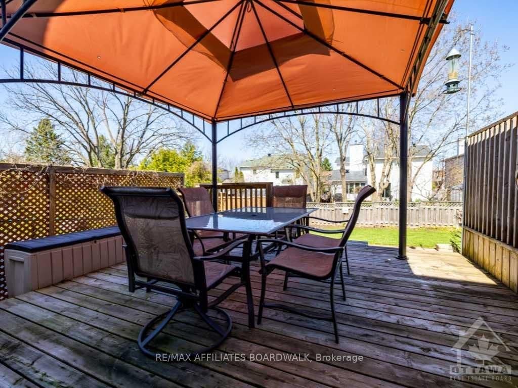 109 MCCURDY Drive photo 25