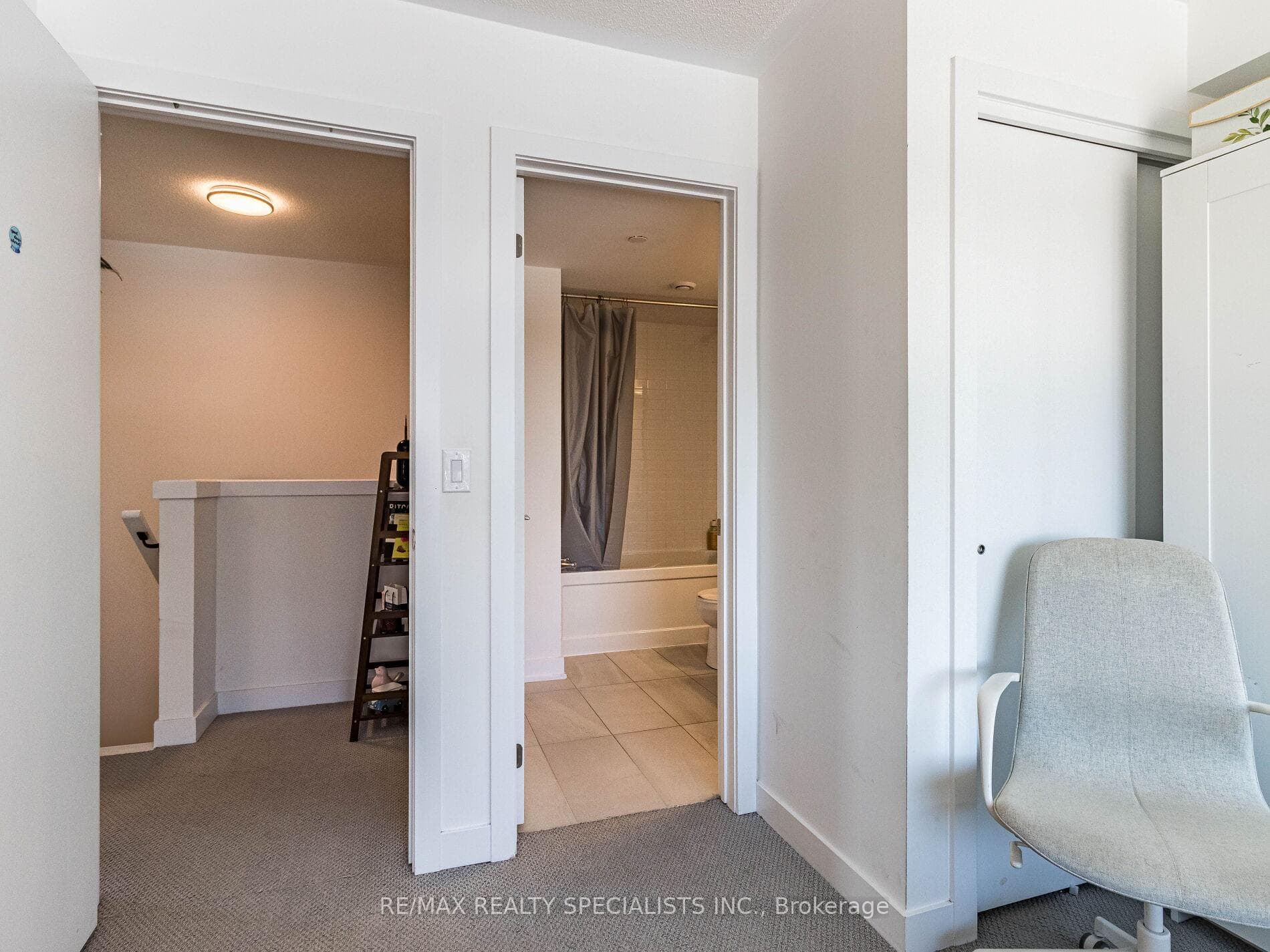 195 Veterans Drive Unit 16 photo 27