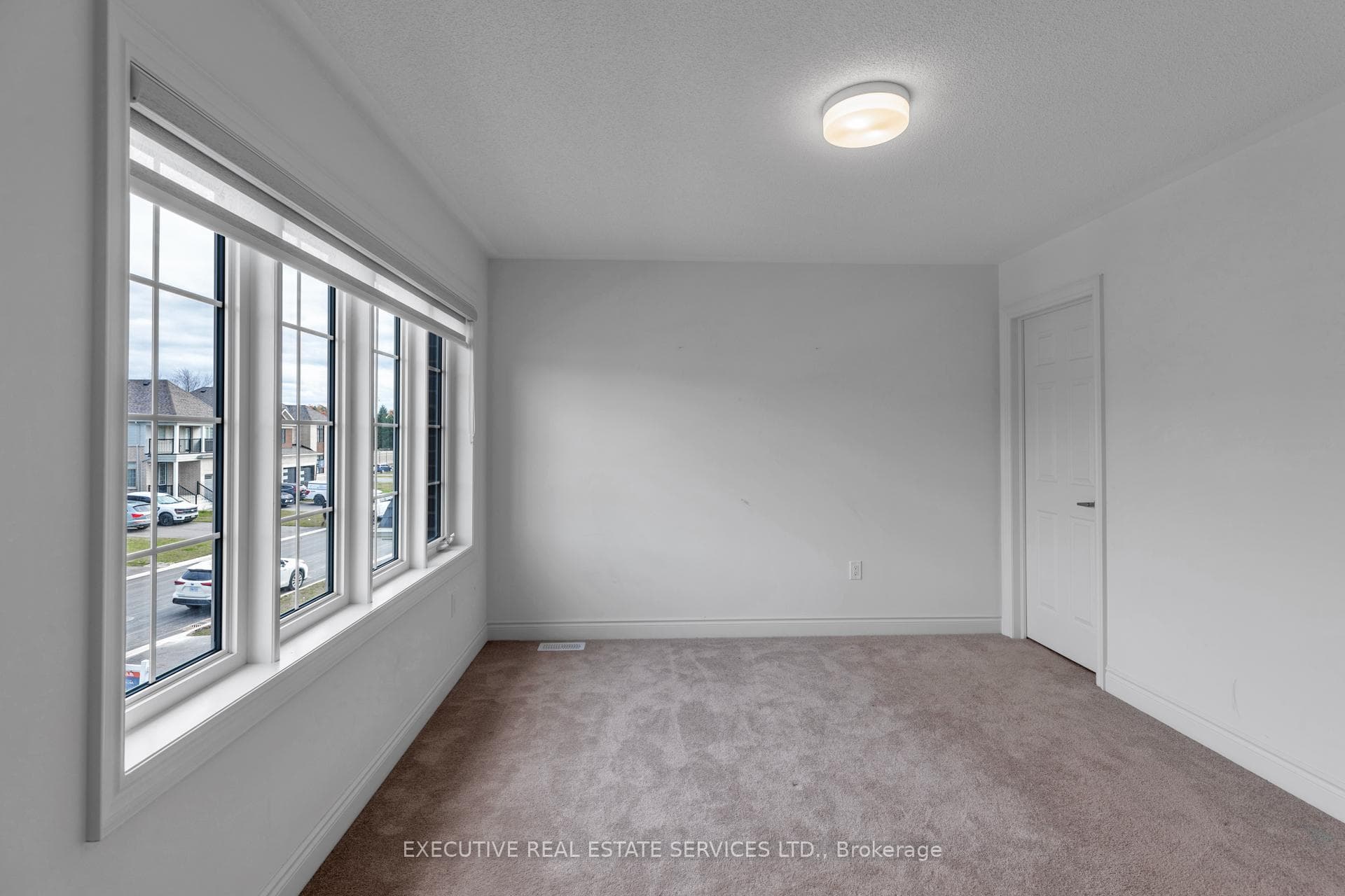 13 Sandhill Crescent photo 15