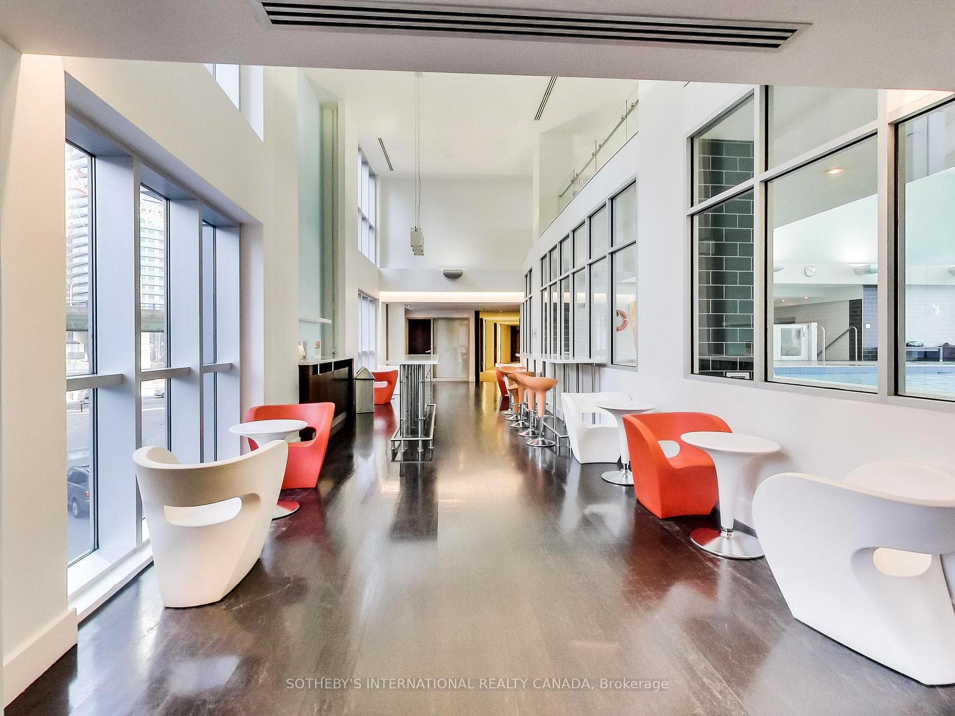 218 Queens Quay Unit 505 photo 16