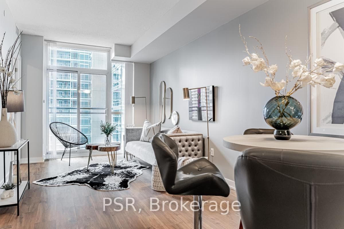 99 John Street Unit 2105 photo 12