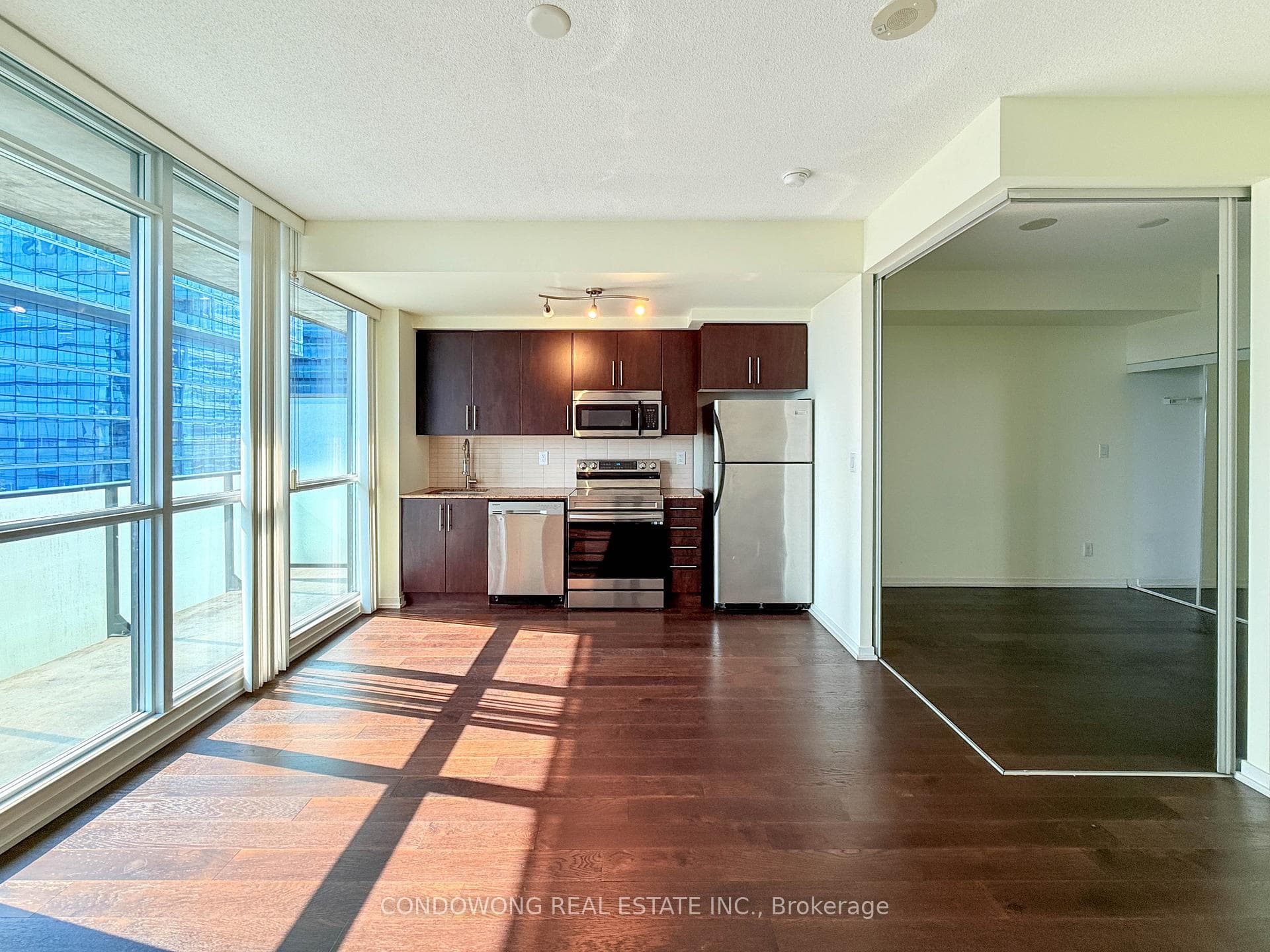 55 Bremner Boulevard Unit 2611 photo 9