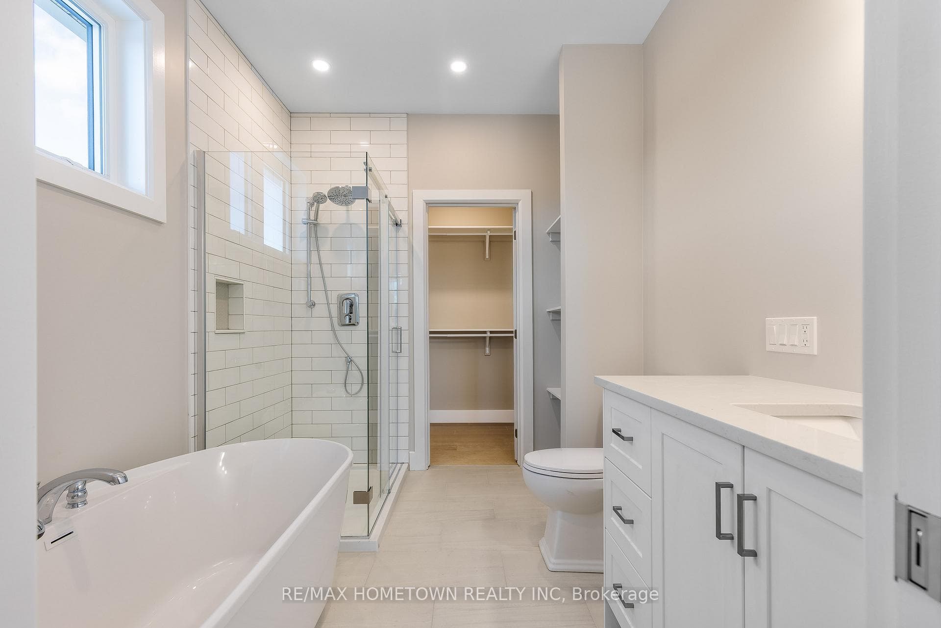 1076 Shearer Drive photo 13