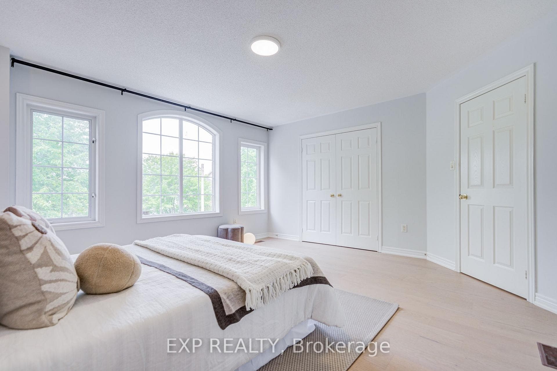 71 Futura Avenue photo 35