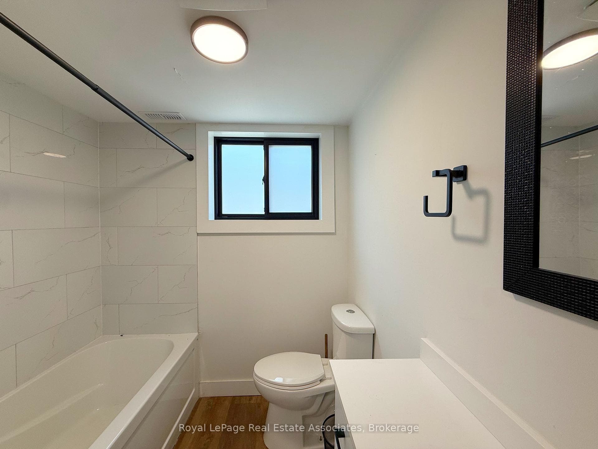 171 Huron Street Unit 2 photo 5
