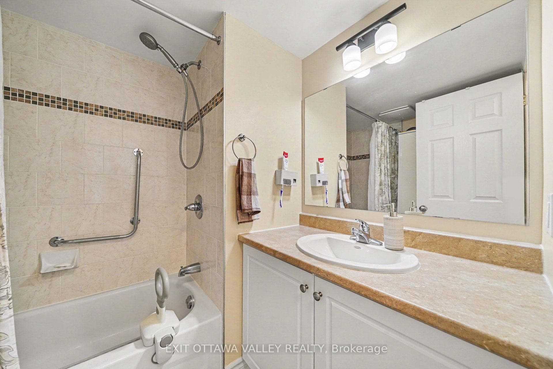 14 Norice Street Unit 208 photo 19