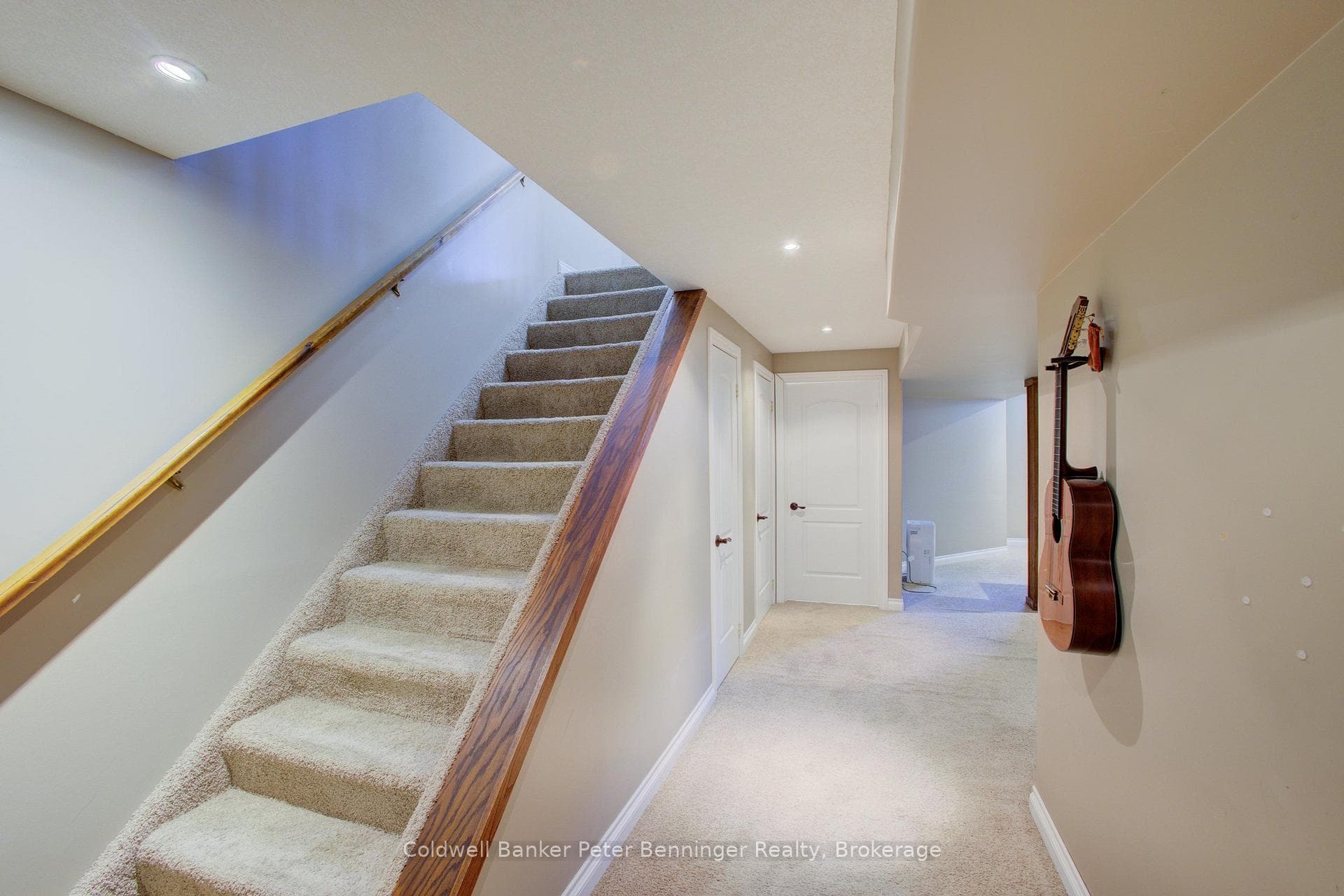 737 Mackendrick Drive photo 26