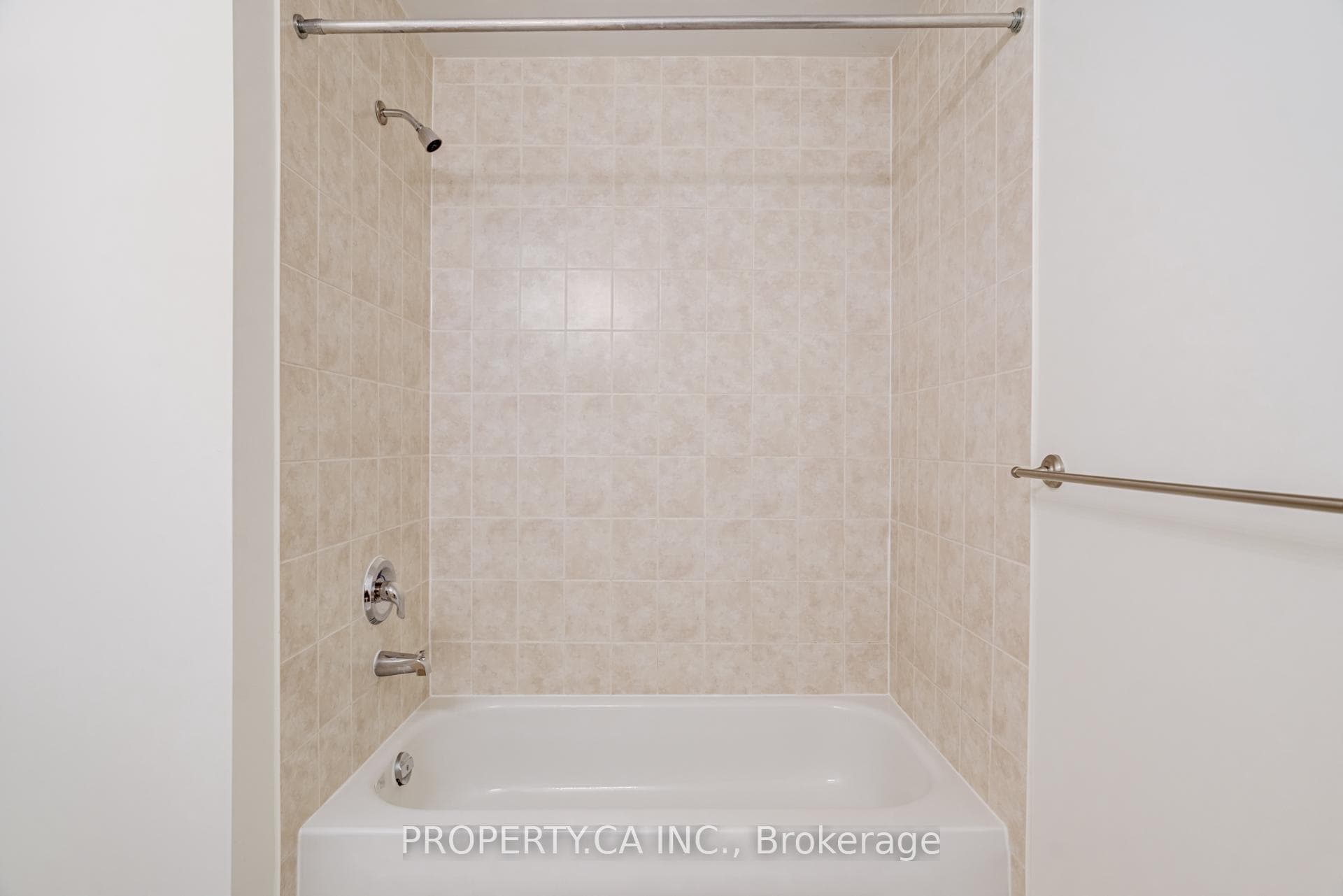 3347 Eglinton Avenue photo 35