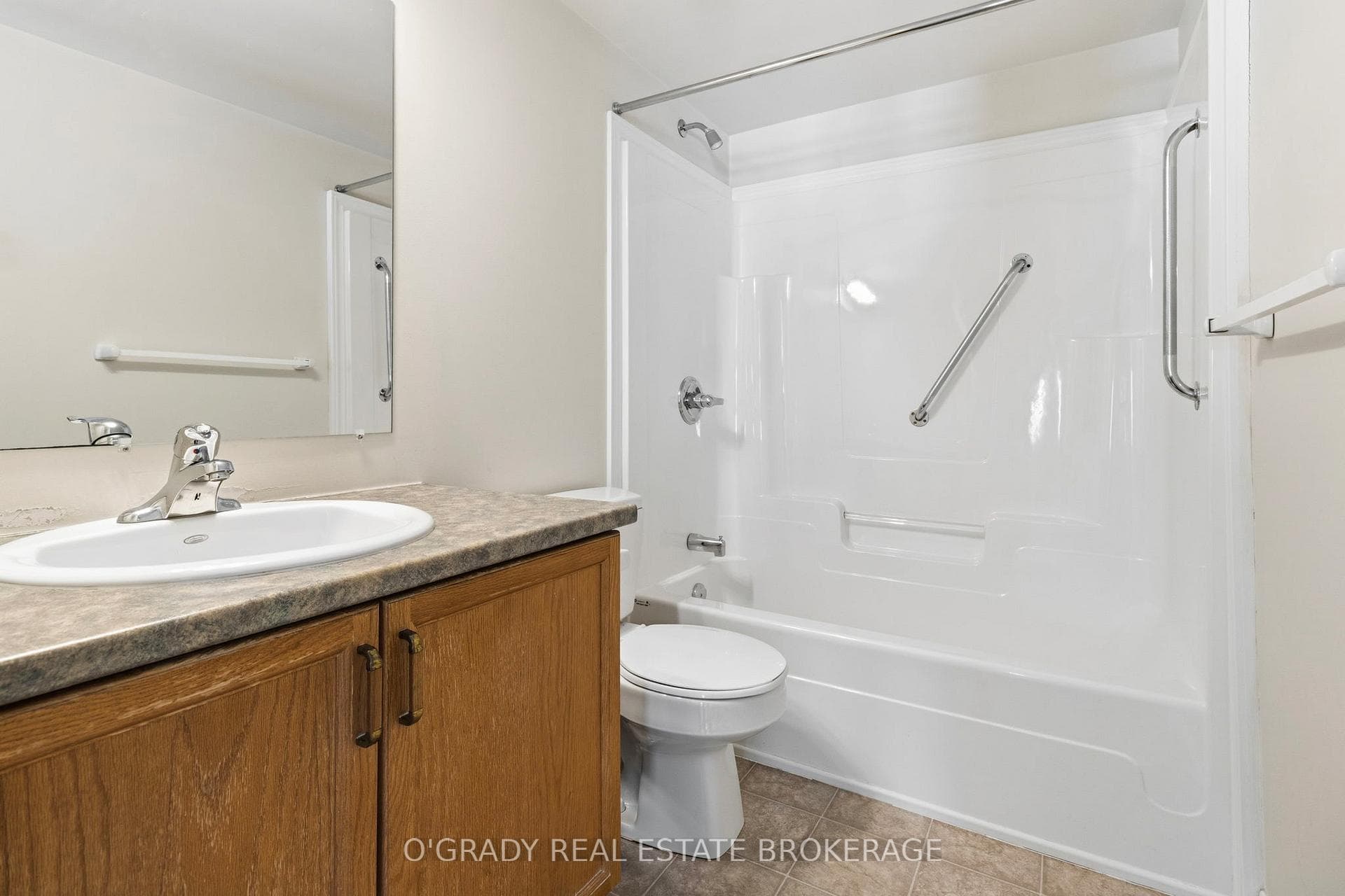 1171 Millwood Avenue Unit 8 photo 31