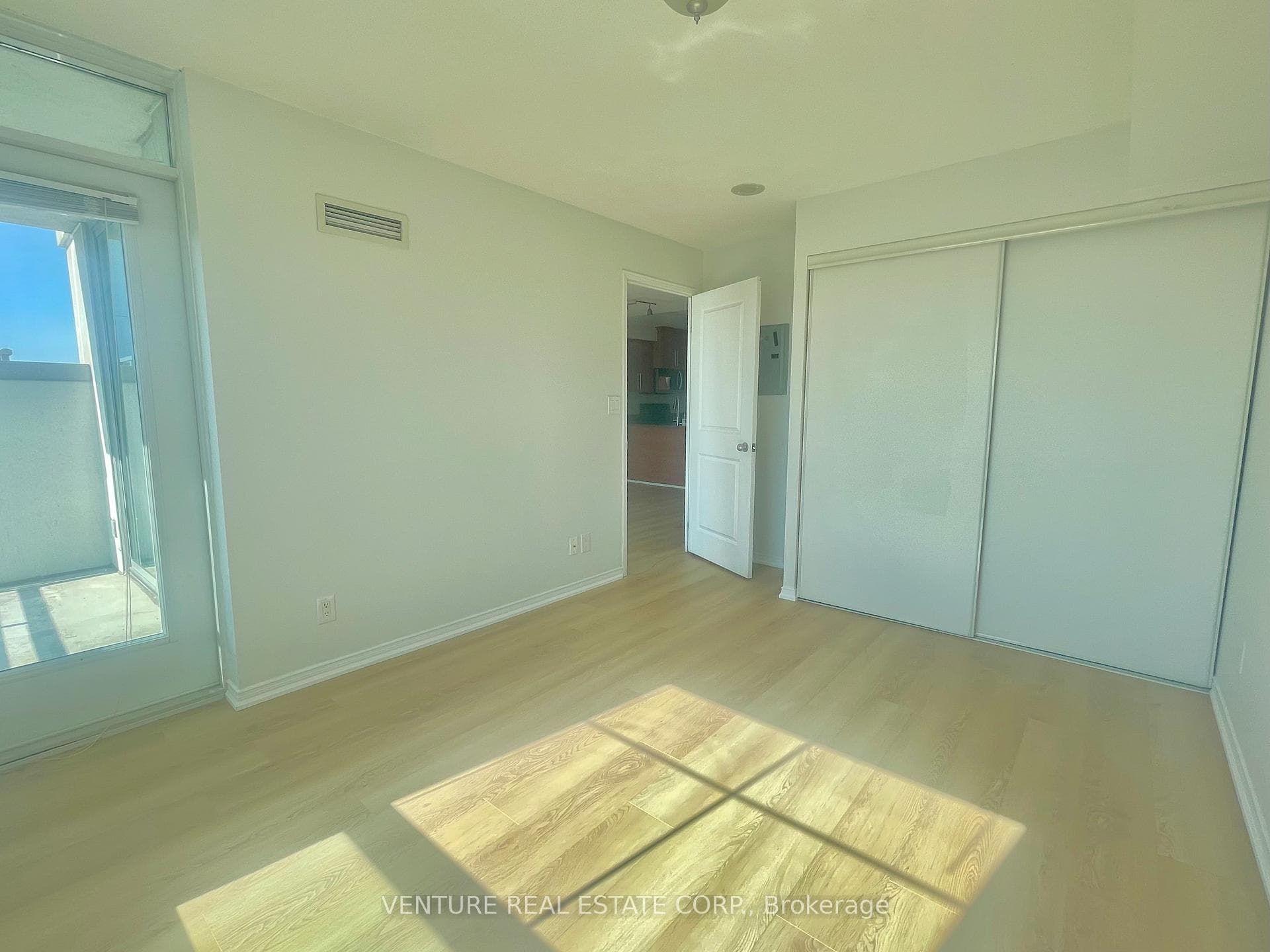 8 Rosebank Drive Unit LPH I photo 10