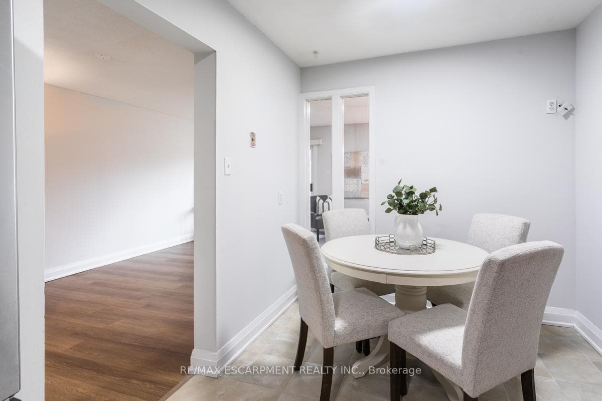2301 Cavendish Drive Unit 130 photo 7