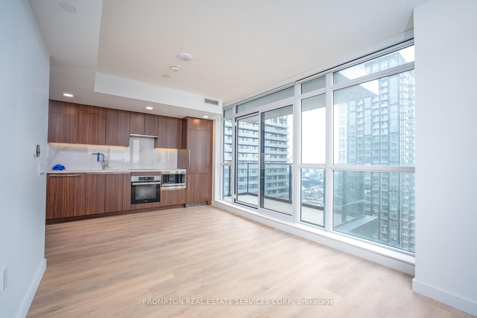38 Widmer Street Unit 2711 photo 22