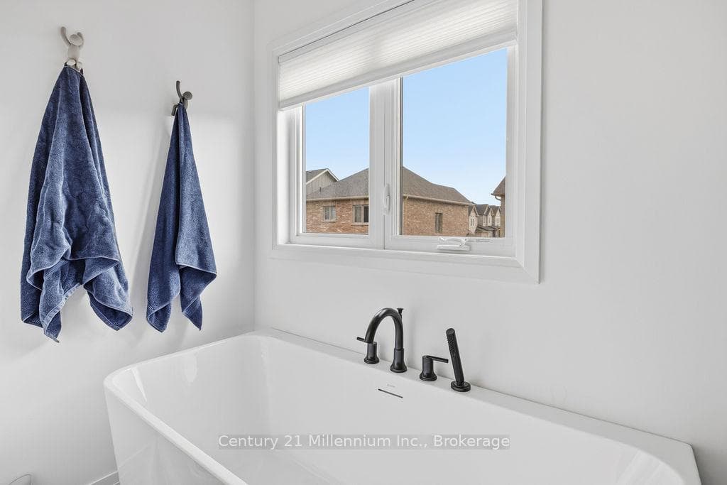 30 Mclean Avenue photo 30