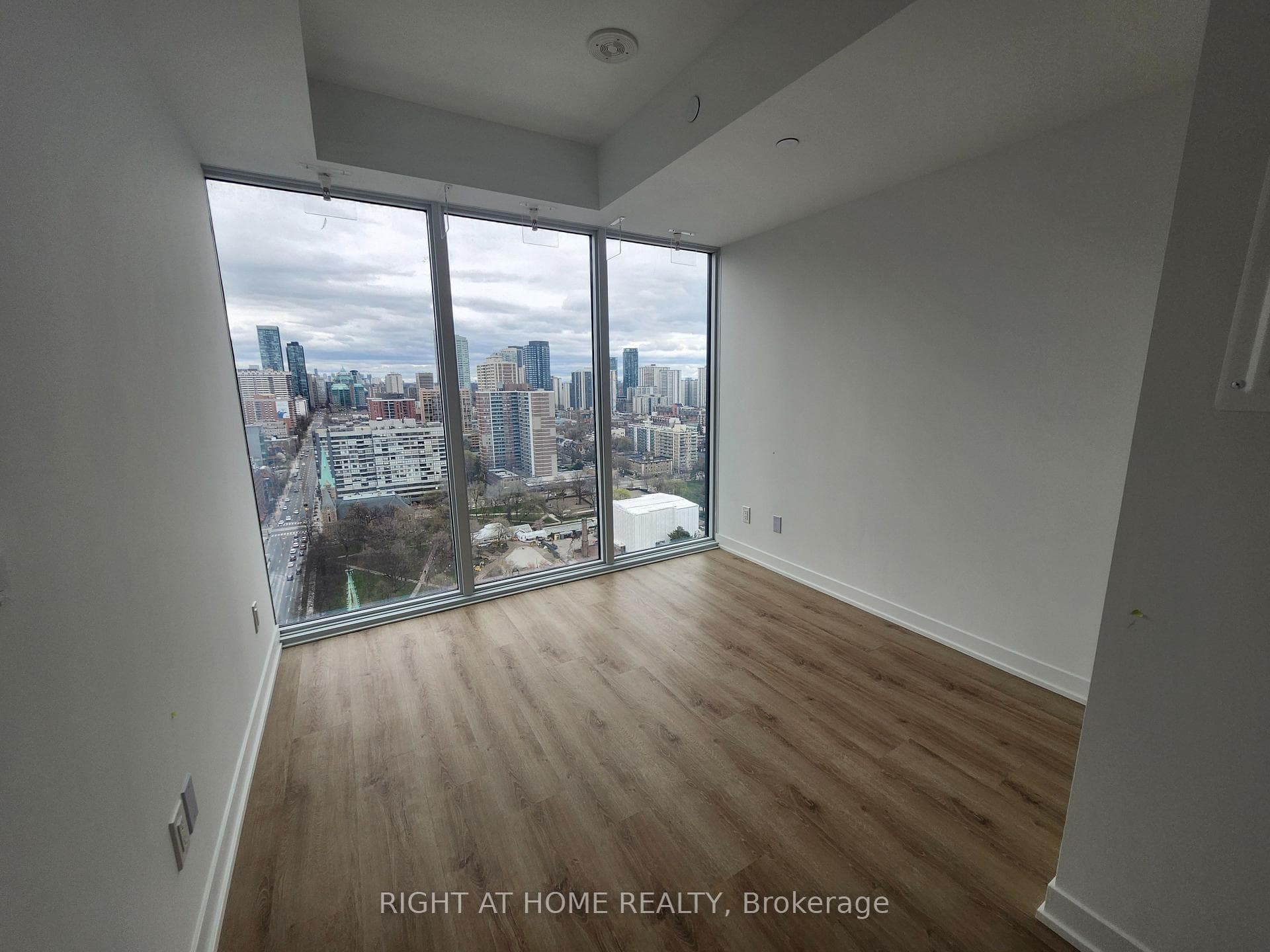 319 Jarvis Street Unit 2807 photo 14