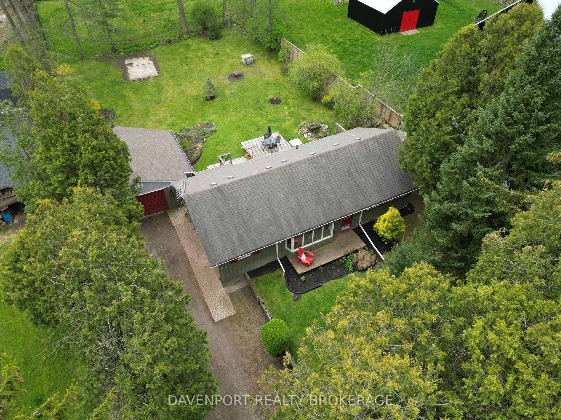 69 Laurel Street photo 28