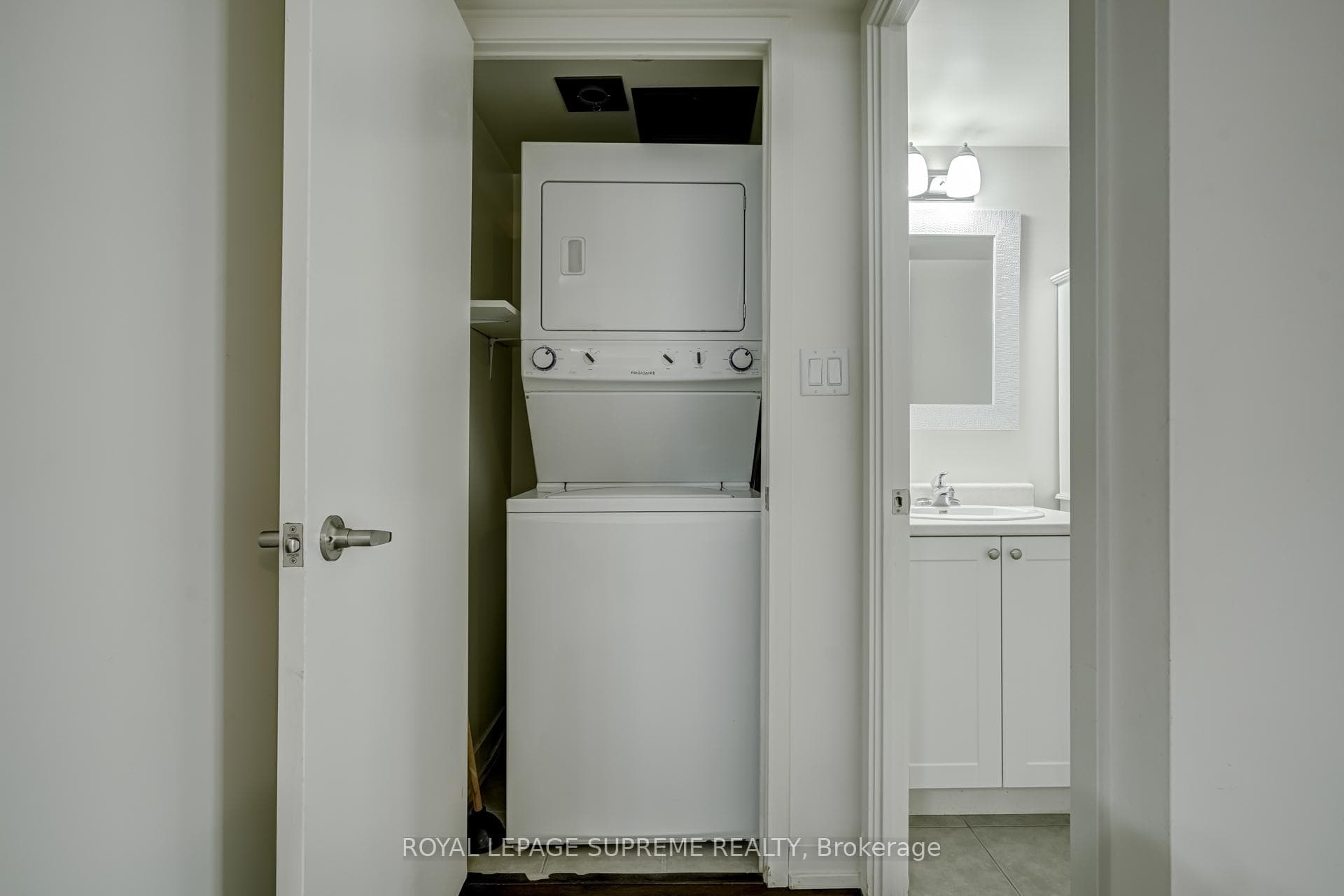 816 Lansdowne Avenue Unit 718 photo 22