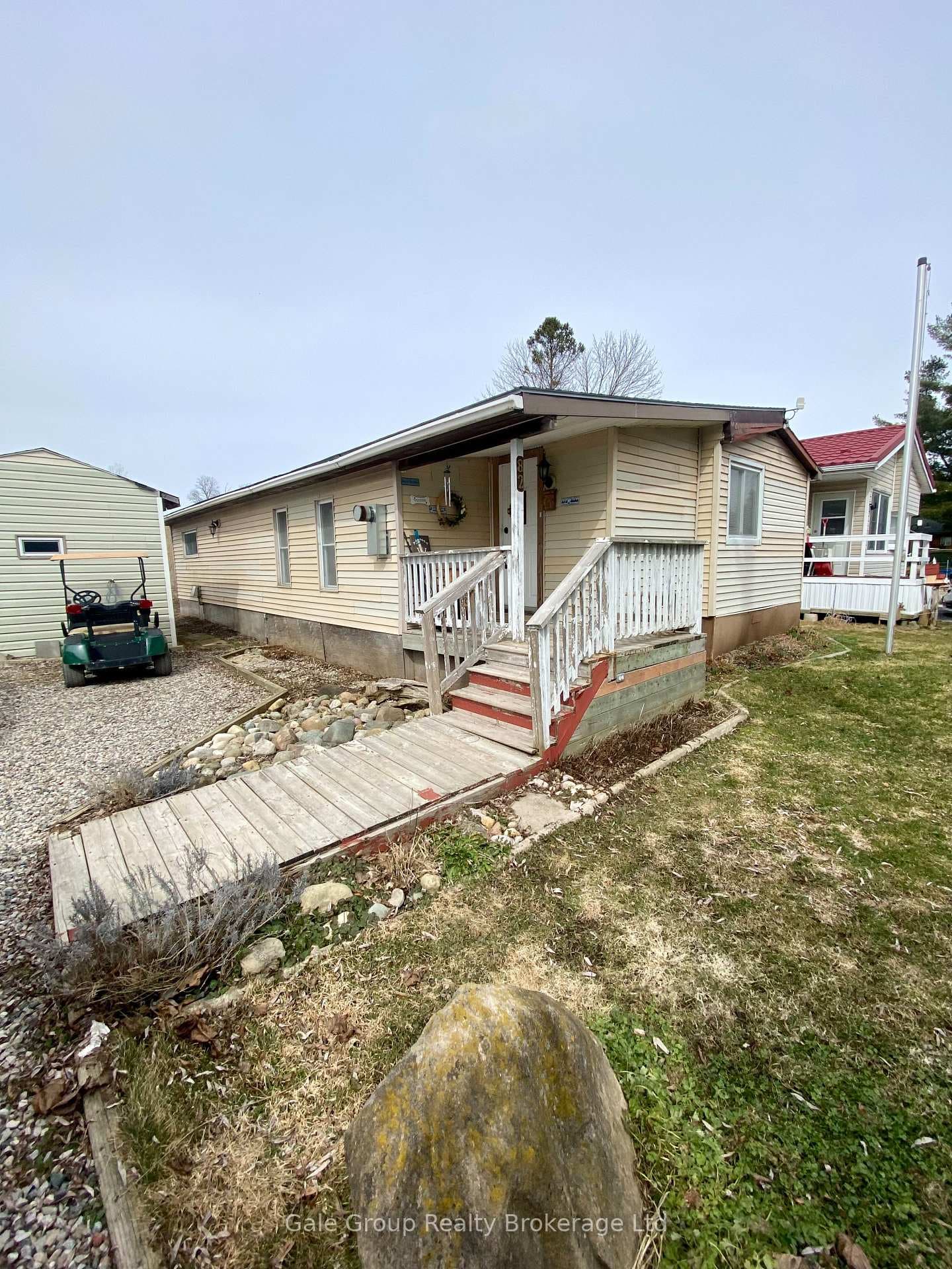 495856 10th Line Unit Unit 82 photo 1