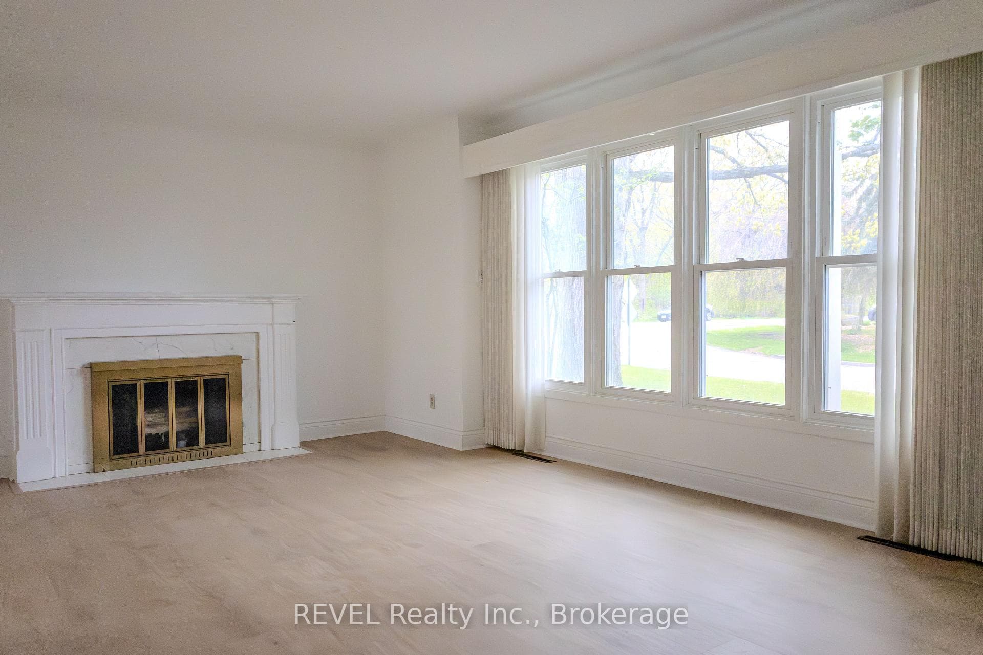 19 Woodington Crescent photo 3