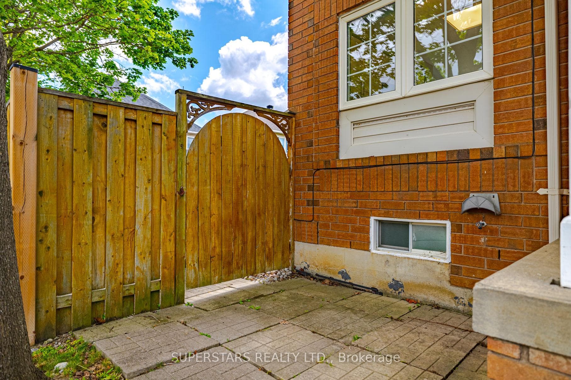45 Tower Bridge Crescent photo 47
