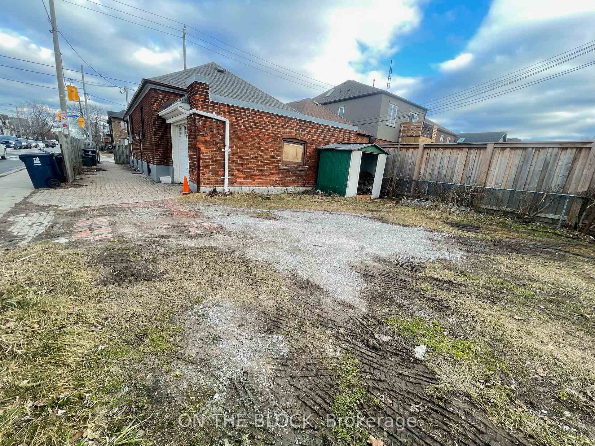 216 Donlands Avenue Unit (Bsmnt) photo 18