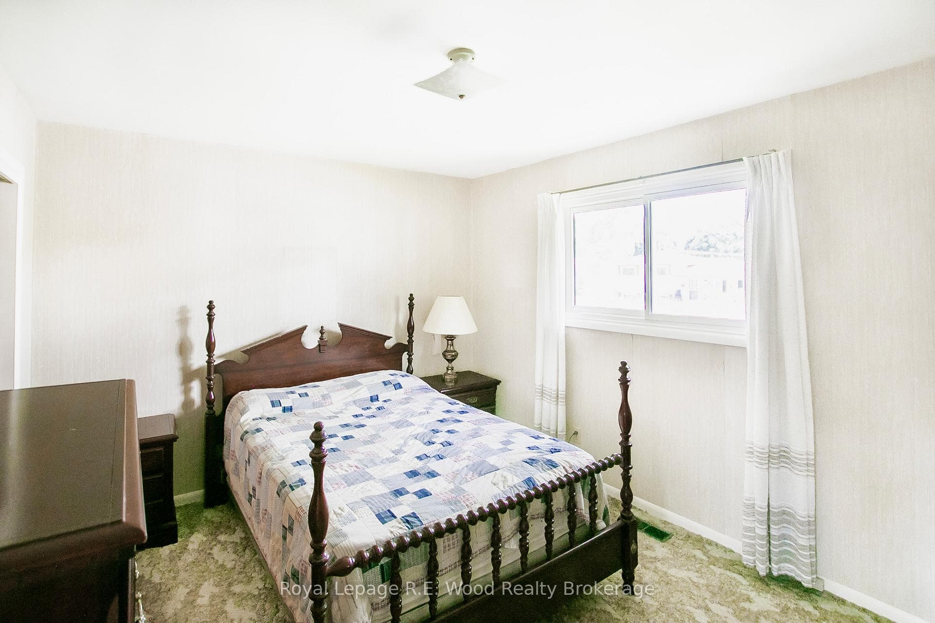 1248 Kaladar Drive photo 6