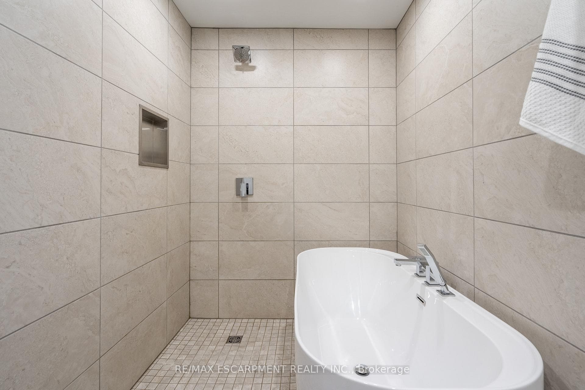 152 Weirs Lane photo 27