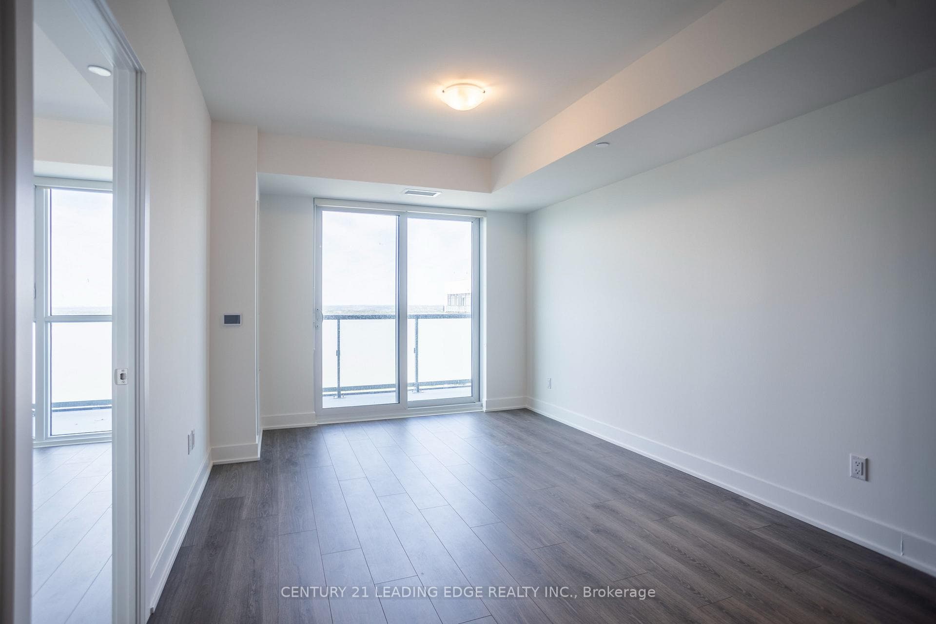 2545 Simcoe Street Unit 2610 photo 16