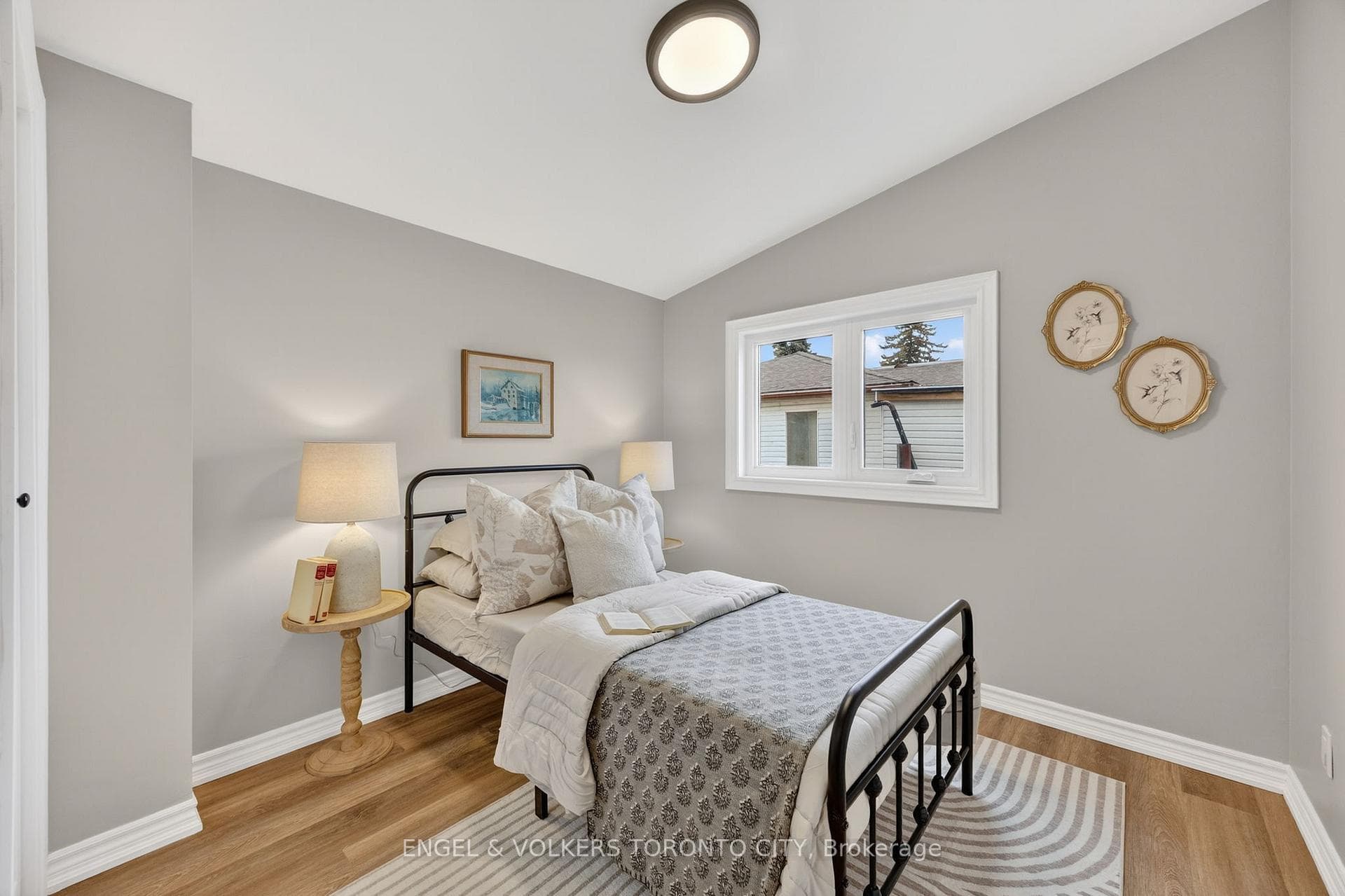 33 Wheatsheaf Crescent photo 28