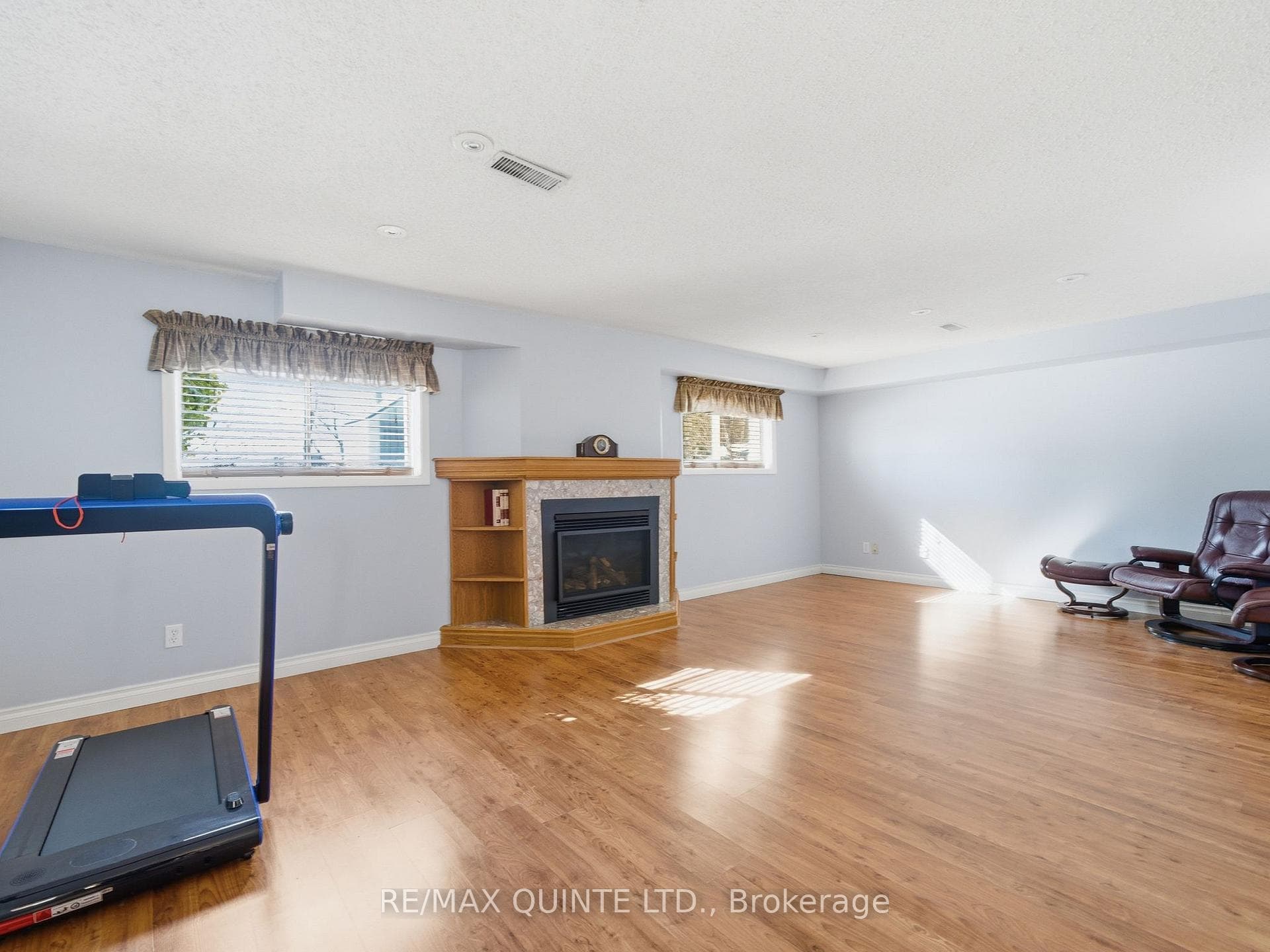 10 Loraine Avenue photo 27