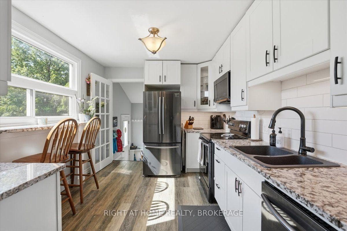 63 Plymouth Avenue photo 11