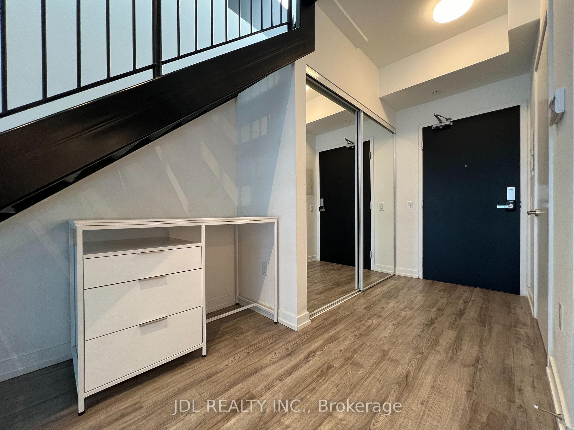 77 Shuter Street Unit 222 photo 5