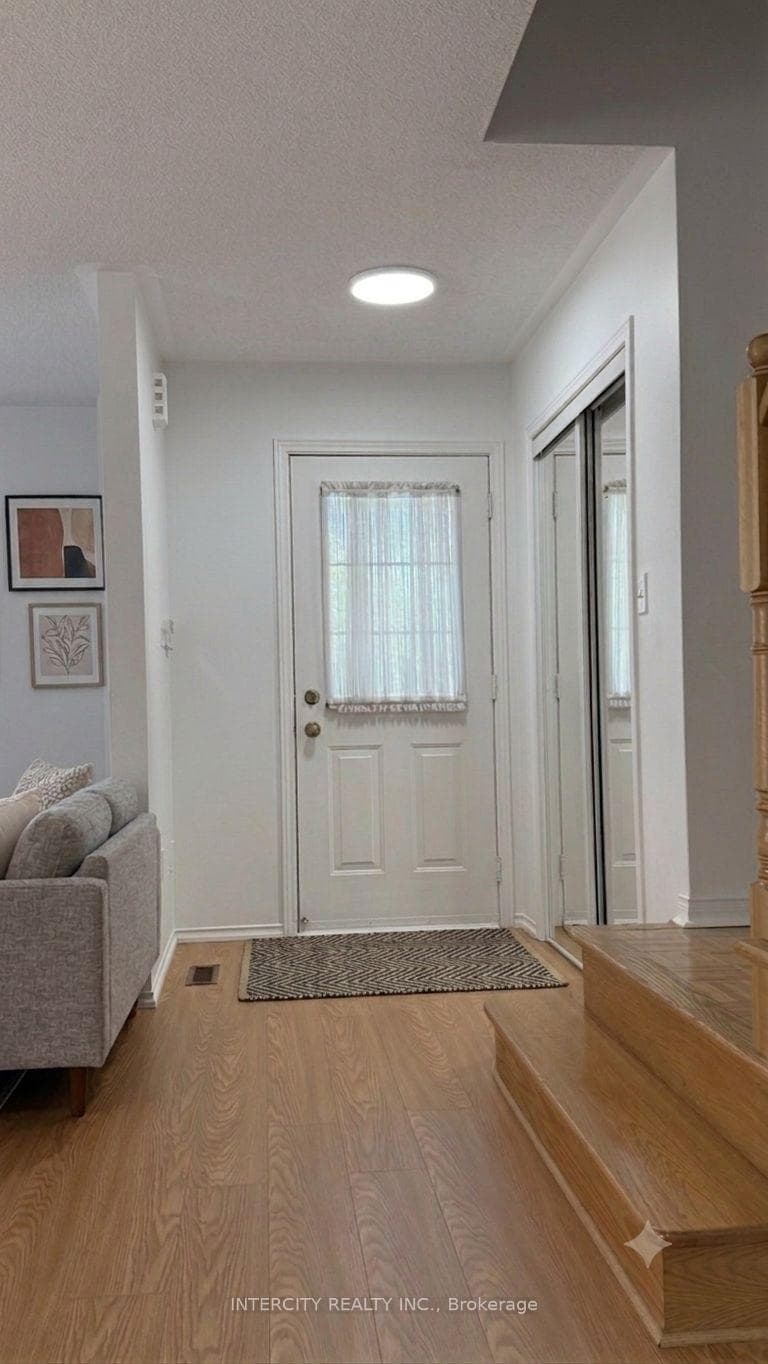 12 Castle Park Boulevard photo 2