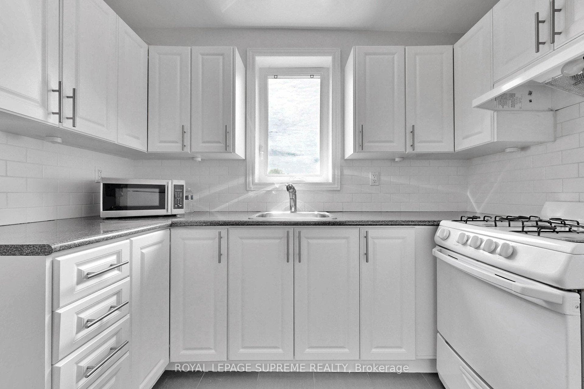119 Essex Street photo 19