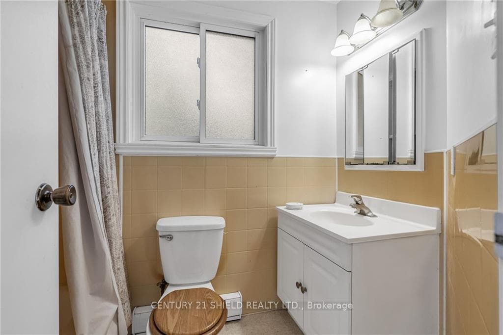 712 GLENGARRY Boulevard photo 14
