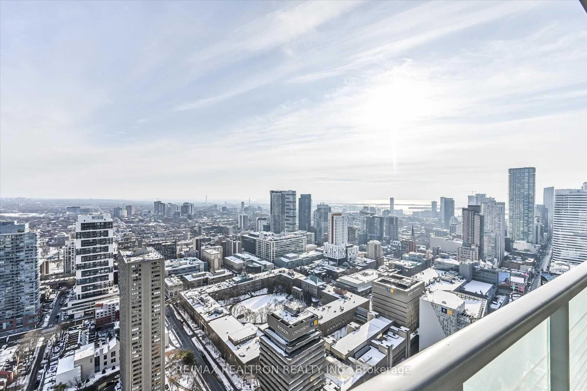 386 Yonge Street Unit 4103 photo 16