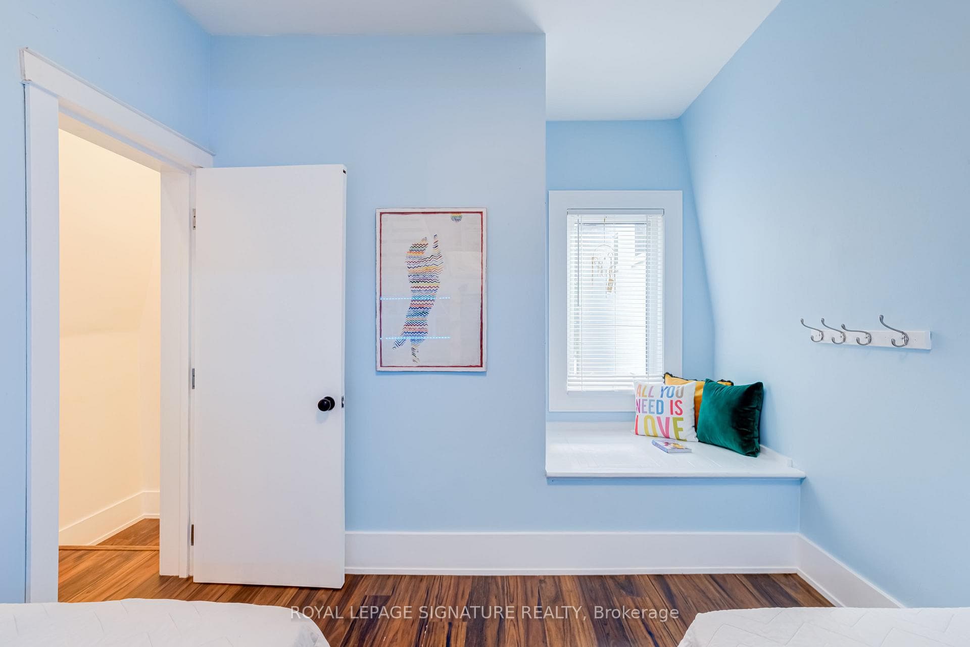 176 Barrington Avenue photo 31