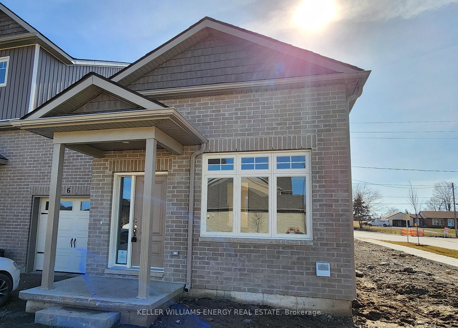6 Campbell Crescent photo 1