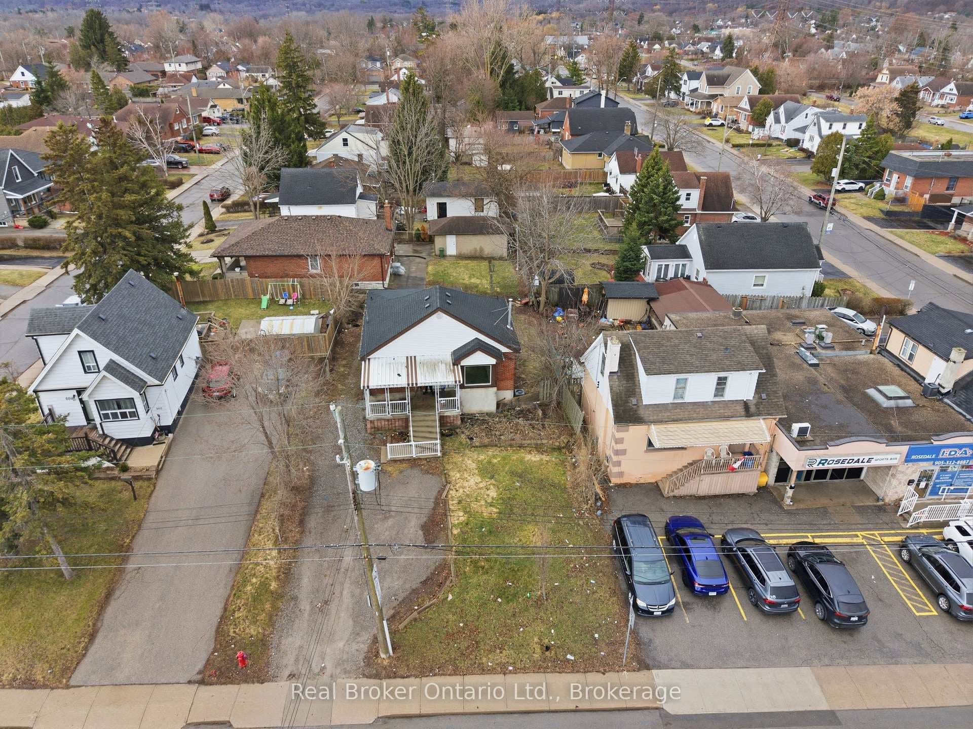 880 LAWRENCE Road photo 4