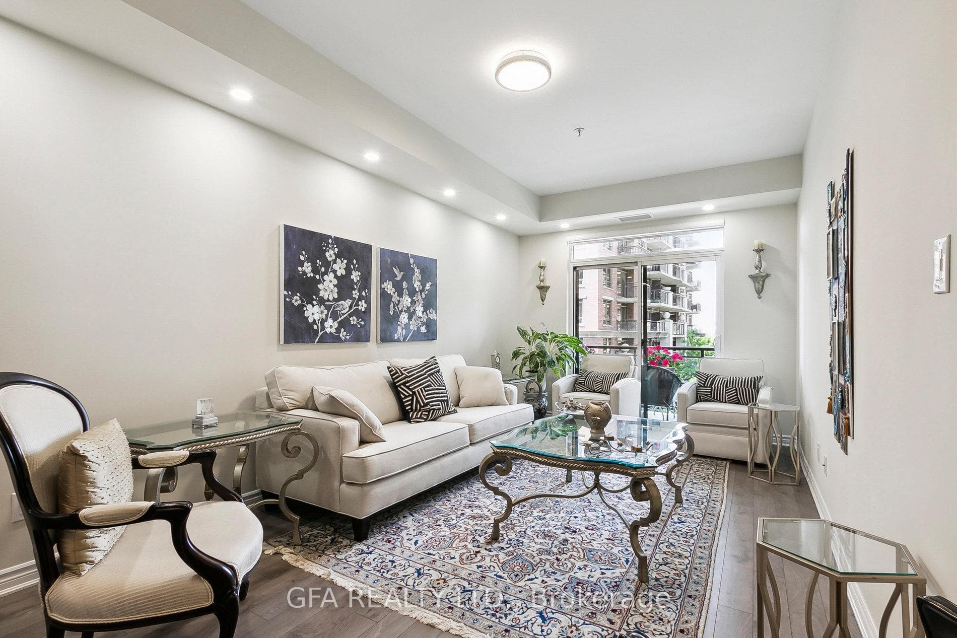 150 Oak Park Boulevard Unit 305 photo 3