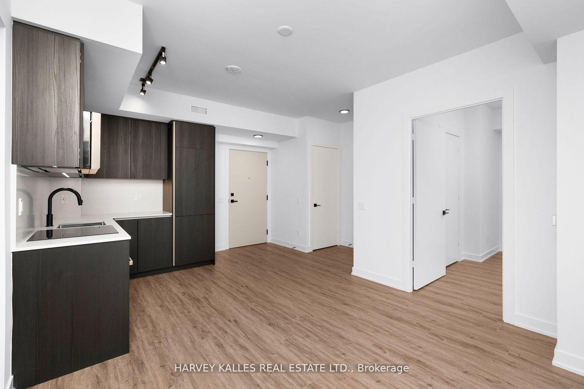 327 King Street Unit 4504 photo 10