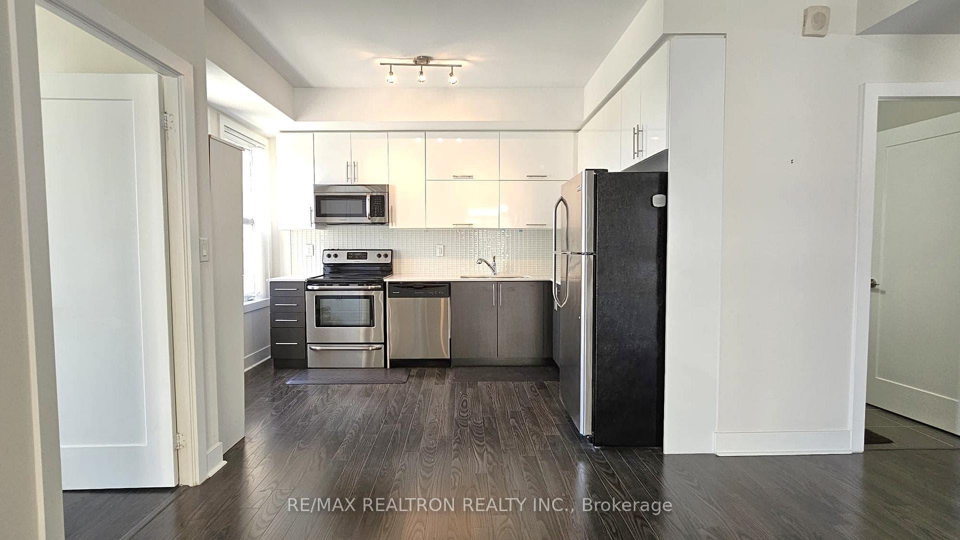 28 Prince Regent Street Unit 306 photo 5
