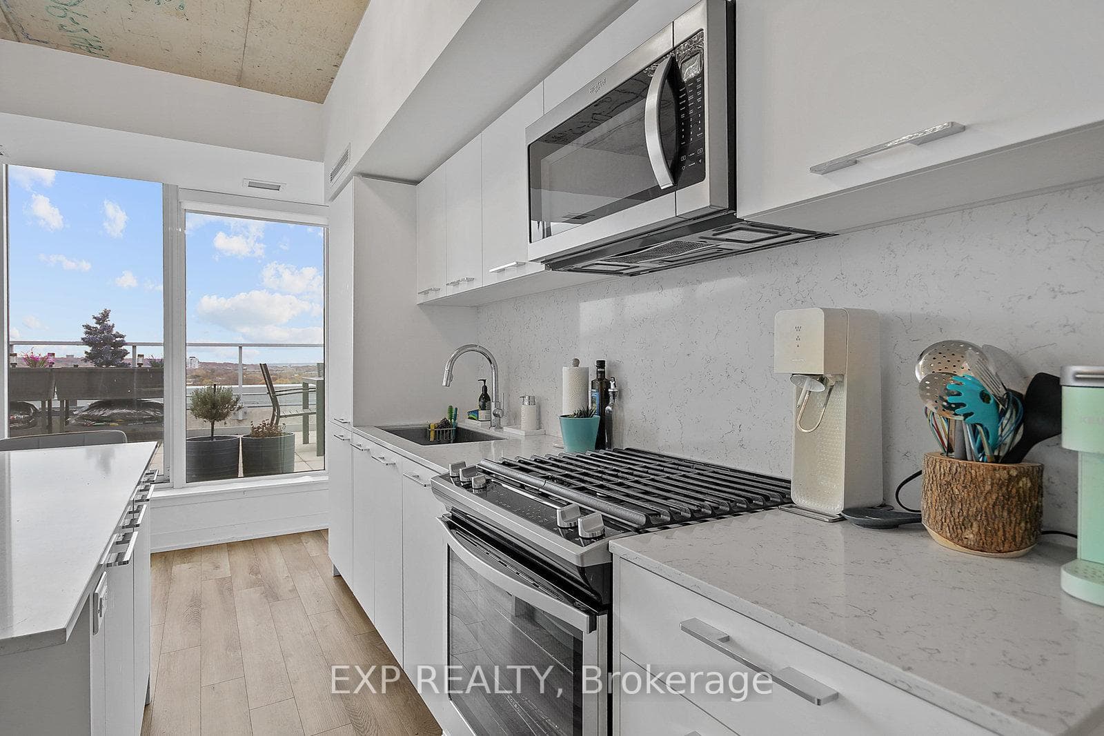 25 Baseball Place Unit 1301 photo 9