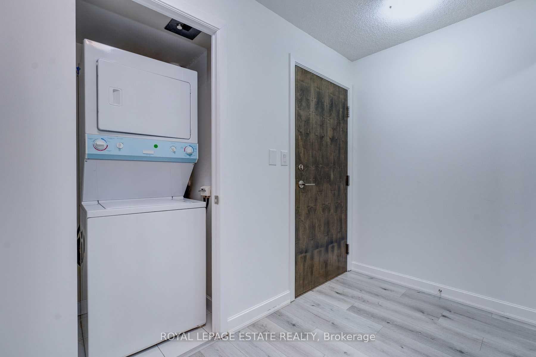 33 Bay Street Unit 1612 photo 19