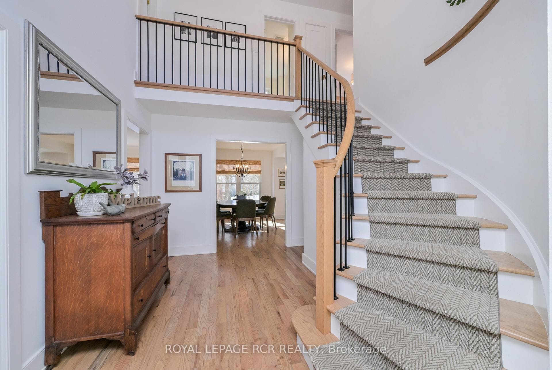 208 Kensington Place photo 17