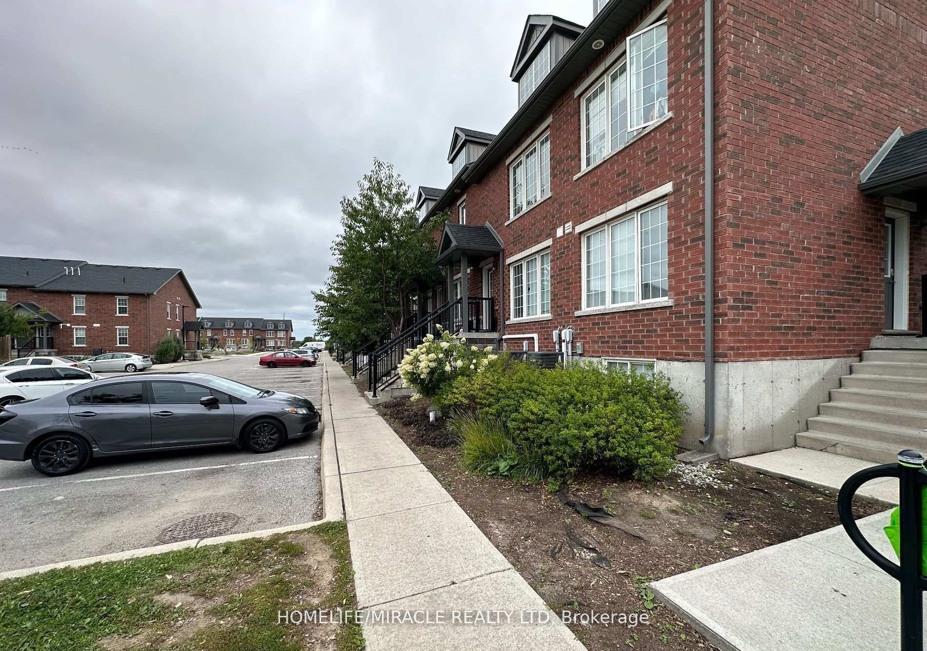 244 Penetanguishene Road Unit 8 photo 2